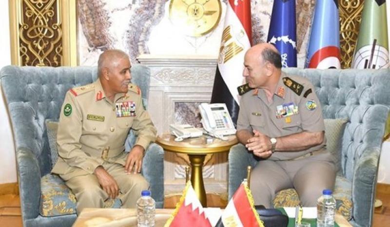رئيس هيئة الأركان بقوة دفاع البحرين لـ الفريق أسامة عسكر: مصر تدعم الأمن والسلم بالمنطقة