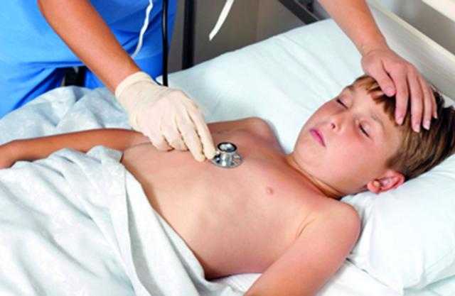 8 علامات تشير إلى إصابة طفلك بأمراض القلب.. اشهرها اللون الازرق