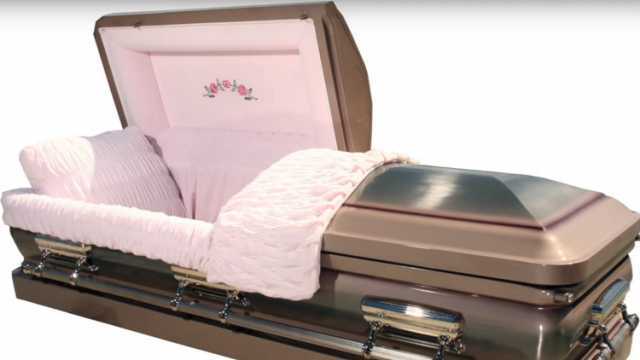 احباط محاولة لاجيء عراقي دخول فرنسا في تابوت