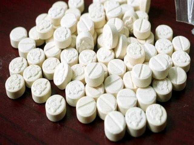 القيض على عاطل بحوزته 140 قرصا مخدرا