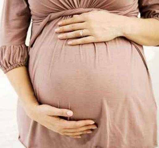 حامل منعها الطبيب من الصيام فهل عليها كفارة؟.. «الإفتاء ترد»