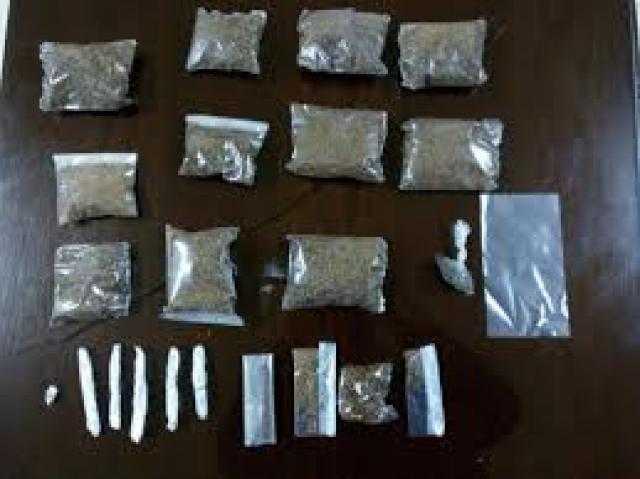 ضبط 3 اشخاص لتجارتهم بالمخدرات بشبرا الخيمة