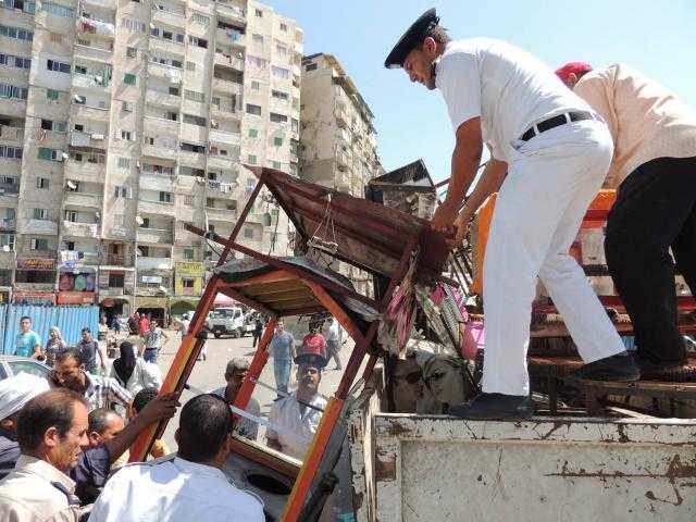 شرطة المرافق تواصل حملات إزالة الإشغالات بالجيزة