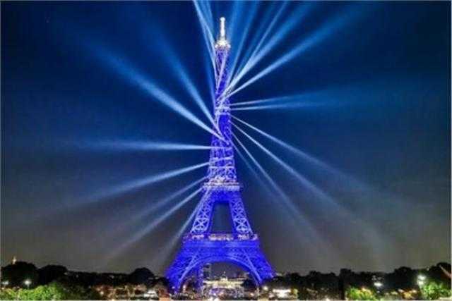 بالفيديو| باريس تحتفل بالذكرى الـ130 لإنشاء برج «إيفل»