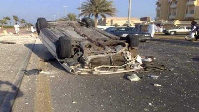 مصرع شخص وإصابة اثنين آخرين فى حادث انقلاب سيارة بالوادى الجديد