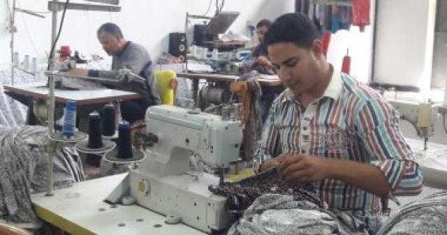 ضبط ملابس جاهزة وأحذية مجهولة المصدر فى الإسكندرية