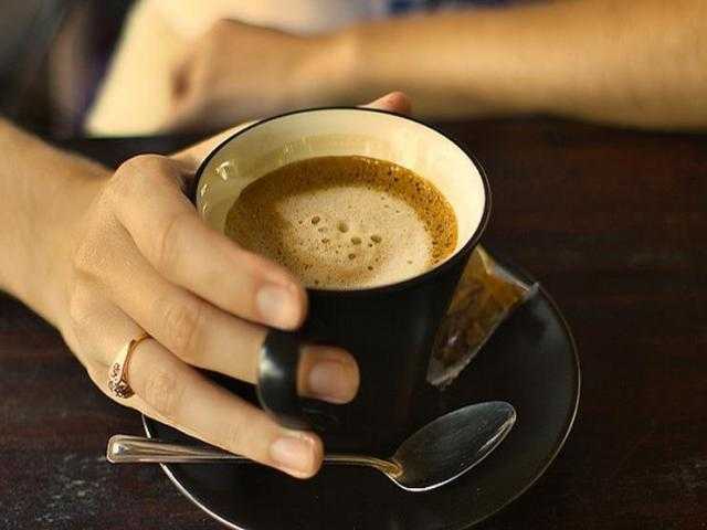 شرب القهوة يعمل عل تحسين حركة الأمعاء