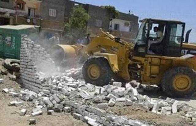 إصابة نائب رئيس حي شرق سوهاج في حملة إزالة