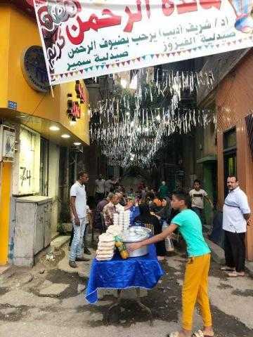 قبطي يقيم مائدة رحمن لأهالي شبرا طوال رمضان