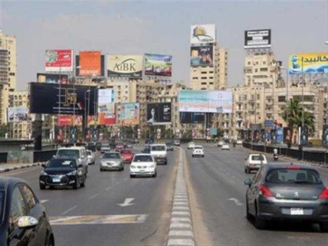 كثافات مرورية متحركة بشوارع القاهرة والجيزة