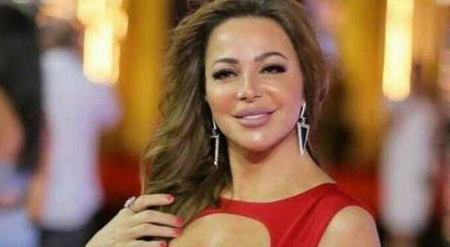 بفستان مخملي.. سوزان نجم الدين تحتفل بالفلانتين (صور)