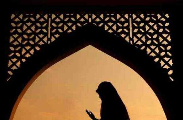 «مكفرة للذنوب ومفرجة للكروب».. طريقة صلاة التسابيح