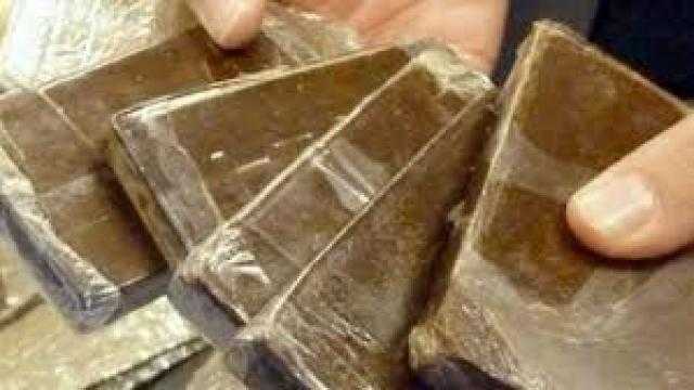 ضبط عاطلين بحوزتهم مخدر الحشيش بالغردقة وغارب