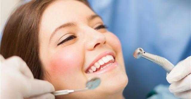 تعرف على خطوات وقف النزيف بعد خلع الضرس
