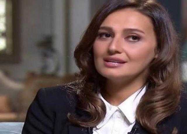 في أحدث إطلالتها.. حلا شيحا تتخلى عن المكياج