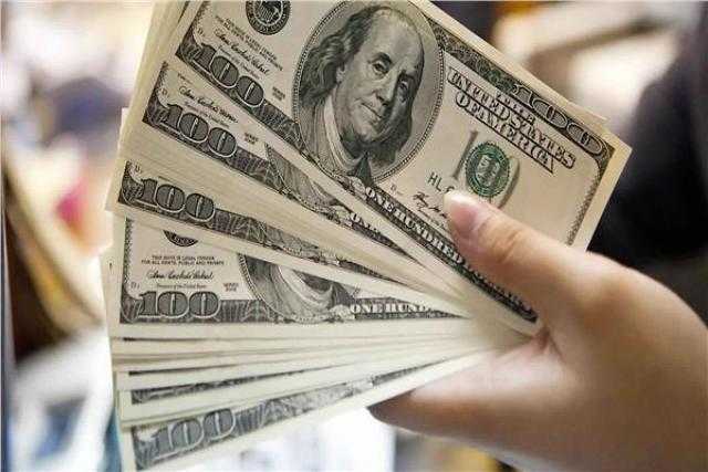 إحباط محاولة تهريب كميات ضخمة من الدولارات بمصر
