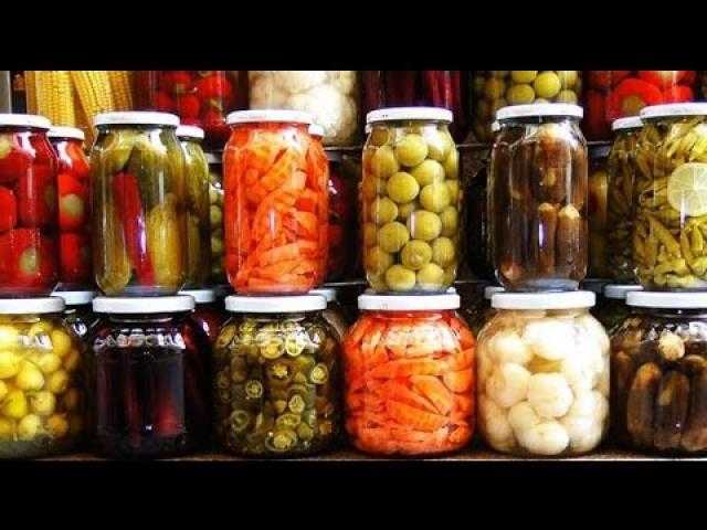 ضبط 4 أطنان مخللات مجهولة المصدر وغير صالحة بالإسكندرية