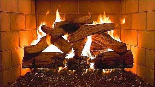 متحف الفن الإسلامي.. مدفأة من الخشب مكسوة ببلاطات خزفية