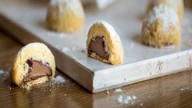 اعملى كحك العيد بالنوتيلا فى البيت بخطوات بسيطة