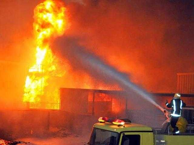 إخماد حريق في غرفة التكييفات بـ سنترال الجيزة
