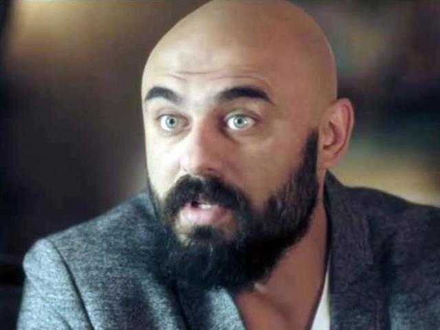 أحمد صلاح حسني يحذر متابعيه من الحسابات الوهمية