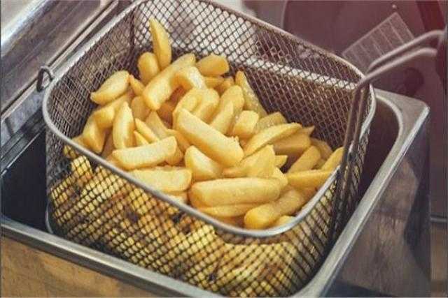 فيديو| احذر.. تناول الأغذية المقلية خلال الإفطار يرهق المعدة