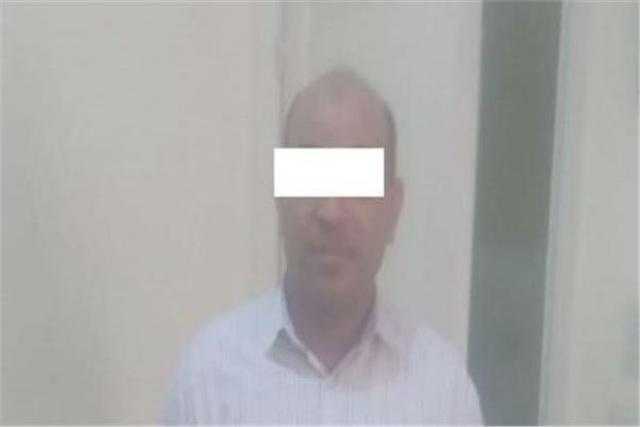 ضبط موظف بالمنيا بتهمة الحصول على 3 ملايين جنيه من المصريين بالخارج