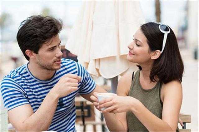 دراسة ألمانية: النساء أكثر كرما من الرجال