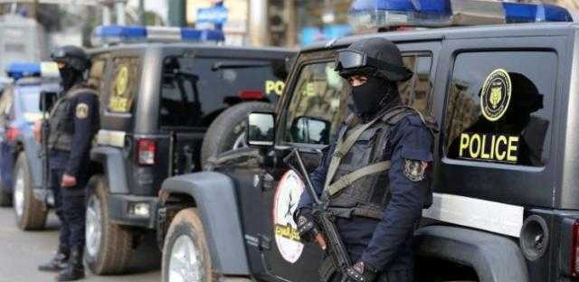 شاهد.. الكلاب البوليسية تداهم أوكار تجار الكيف