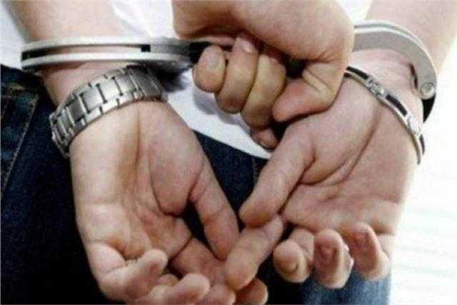 ضبط مزور تأشيرات وعقود العمل في البدرشين
