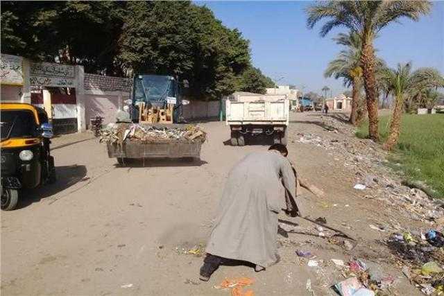 تحرير محاضر إشغالات ورفع قمامة خلال حملات دورية بمنفلوط