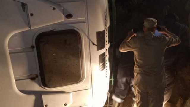 حادث انقلاب سيارة نقل على الطريق الصحراوي بالنوبارية