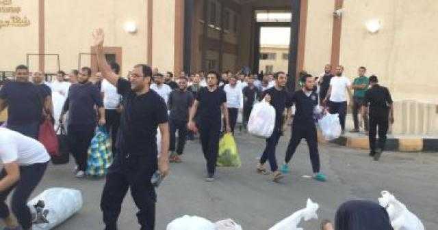 بدء حفل الإفراج عن عدد من السجناء بموجب العفو الرئاسى بمناسبة عيد الفطر