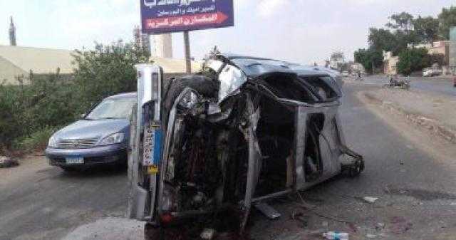 إصابة شابين فى اصطدام سيارة برصيف على طريق المنصورة