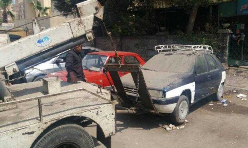الداخلية تزيل السيارات المتروكة والمتهالكة لمنع الحوادث