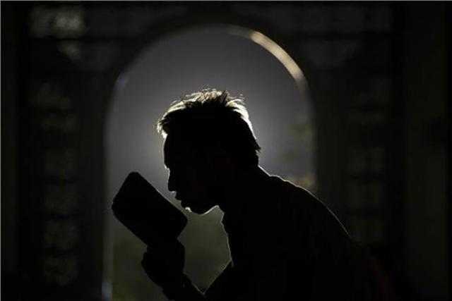 «الإفتاء» توضح ما يتبقى للميت من الدنيا
