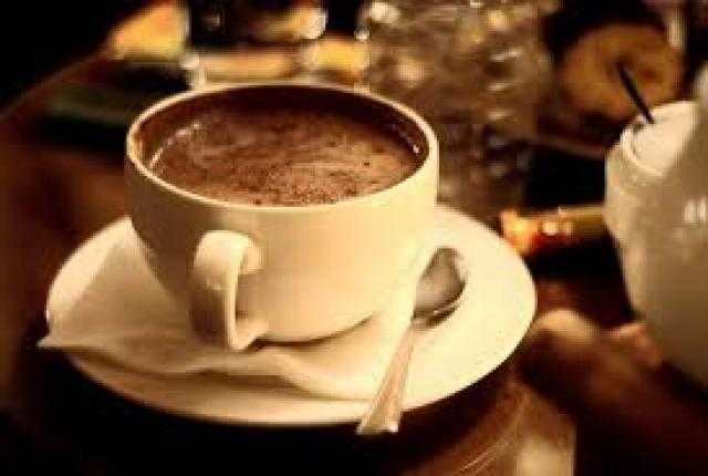 ألم المعدة والصداع.. أبرز آثار الكافيين