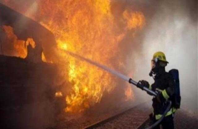 السيطرة علي حريق في سيارتين ملاكي وجرار زراعي بمركز دكرنس