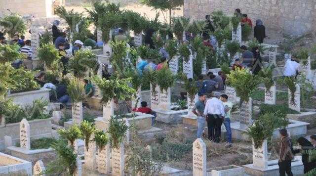 دار الإفتاء: يجوز توزيع الخبز والفاكهة ووهب ثوابها للميت