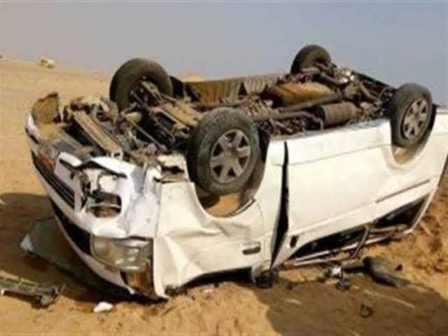 إصابة 8 أشخاص في إنقلاب سيارة ميكروباص بطريق السويس_العين السخنة