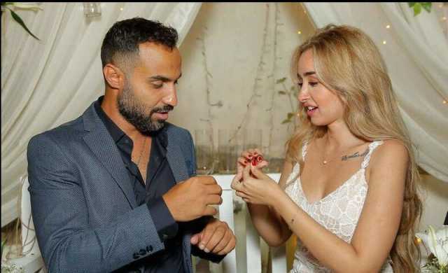 شاهد.. أحمد فهمي وخطيبته بأرض الفيروز