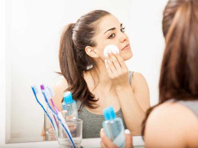 بأسهل الطرق ..قولى وداعا لمشاكل إزاله المكياج