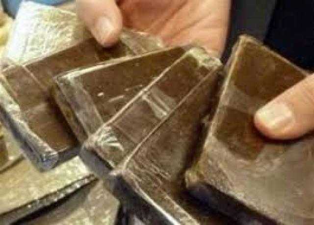 حبس عاطل 4 أيام على ذمة القضية بتهم الإتجار في الحشيش بالدرب الأحمر