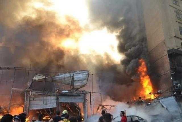10 سيارات إطفاء للسيطرة على حريق داخل معرض بالجيزة