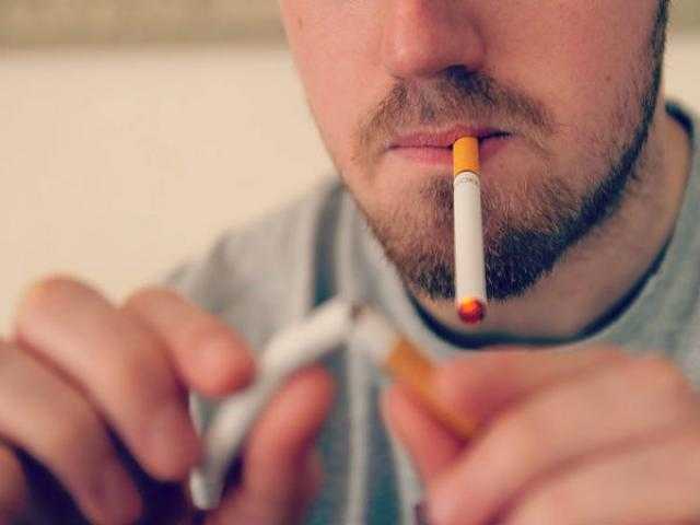 أبحاث: المدخنون أكثر عرضه للإصابة بالسكتة الدماغية