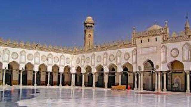 هل يجوز استعمال مزيل العرق أثناء مناسك الحج.. عالم أزهري يجيب