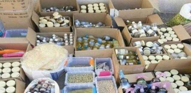 ضبط صاحب مصنع مستحضرات تجميل لاستخدامه خامات مجهولة المصدر بالقاهرة