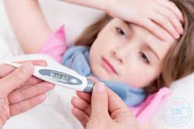 «الفواكه والماء».. أطعمة تخلصك من الحمى وتقضي على ارتفاح الحرارة