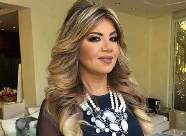 بوسي شلبي تخطف الأضواء بفوق الركبة (صور)