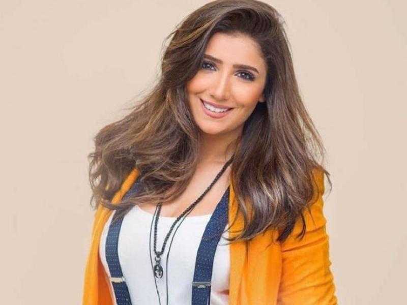 مي عمر بإطلالات مختلفة: انتظروا مفاجآت كتير في «علاقات مشروعة» |شاهد